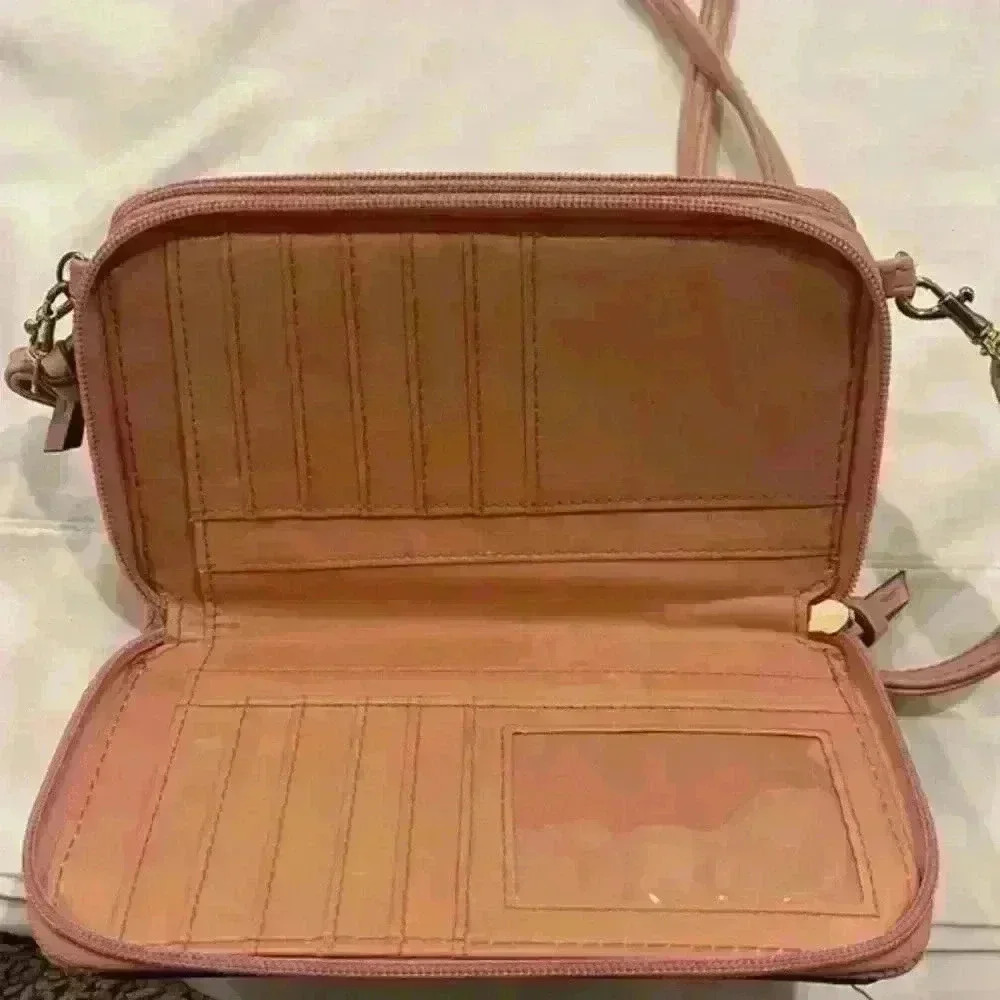 Bueno‎ Crossbody Bag - Picture 8 of 9